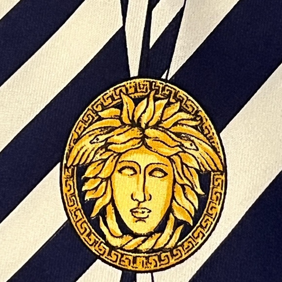 Vintage iconic 90% Versace Silk Tie Medusa Logo - Picture 4 of 6